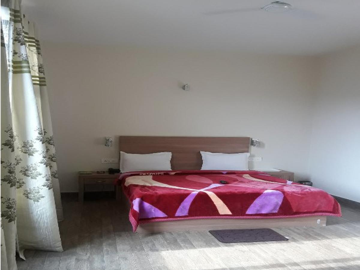 Hotel Emerald Valley Chail Eksteriør bilde