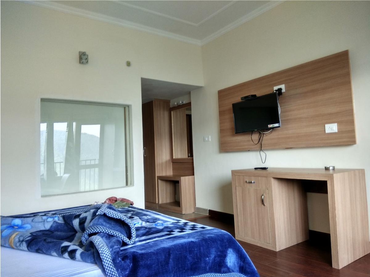 Hotel Emerald Valley Chail Eksteriør bilde