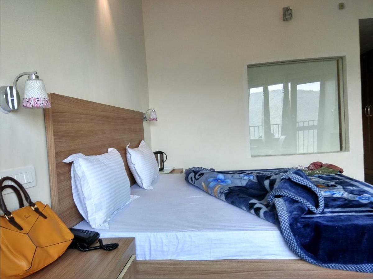 Hotel Emerald Valley Chail Eksteriør bilde